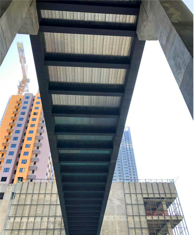 上海钢结构连廊工程案例下面照片
